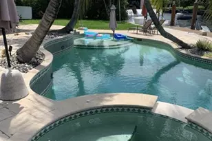 418 Alamanda Dr, Hallandale Beach, FL 33009 - Photo 2