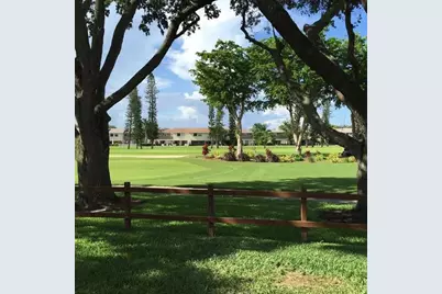 10740 S Golfview Dr, Pembroke Pines, FL 33026 - Photo 4