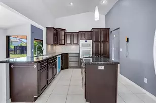 5720 W Waterford Dr, Davie, FL 33331 - Photo 14