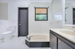 5720 W Waterford Dr, Davie, FL 33331 - Photo 16