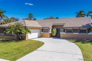 5720 W Waterford Dr, Davie, FL 33331 - Photo 2