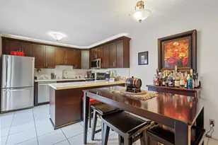 2512 Camelot Ct, Cooper City, FL 33026 - Photo 8