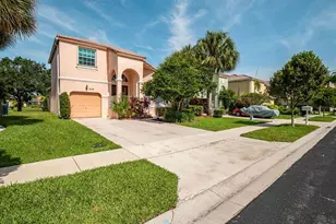 338 NW 152nd Ln, Pembroke Pines, FL 33028 - Photo 4