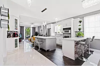 338 NW 152nd Ln, Pembroke Pines, FL 33028 - Photo 6