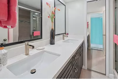 2522  Camelot Ct, Cooper City, FL 33026 - Photo 16