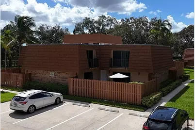 2522  Camelot Ct, Cooper City, FL 33026 - Photo 24