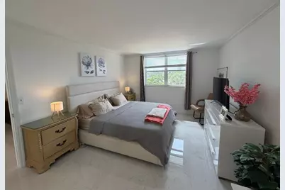 2901 NW 46th Ave, Unit #305, Lauderdale Lakes, FL 33313 - Photo 4