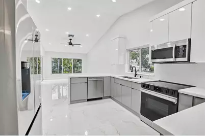 387 SW 163rd Ave, Pembroke Pines, FL 33027 - Photo 16