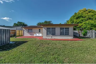 180 SW 78th Ave, Margate, FL 33068 - Photo 36