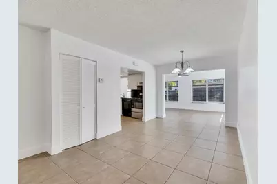 180 SW 78th Ave, Margate, FL 33068 - Photo 8