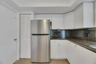 180 SW 78th Ave, Margate, FL 33068 - Photo 16