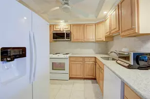 305 N Pompano Beach Blvd, Pompano Beach, FL 33062 - Photo 4