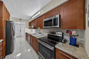 4702 Fountains Dr, Lake Worth, FL 33467 - Photo 2