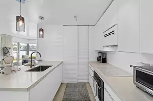 561 Bayshore Dr, Fort Lauderdale, FL 33304 - Photo 16
