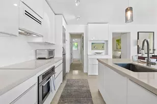 561 Bayshore Dr, Fort Lauderdale, FL 33304 - Photo 6