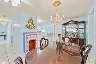 946 Alamanda Rd, West Palm Beach, FL 33405 - Photo 6