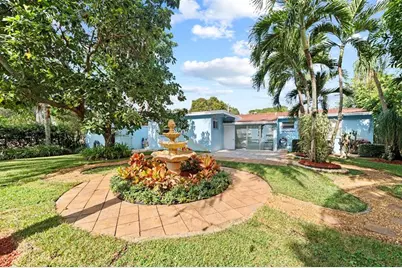 946  Alamanda Rd, West Palm Beach, FL 33405 - Photo 4