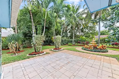 946  Alamanda Rd, West Palm Beach, FL 33405 - Photo 40