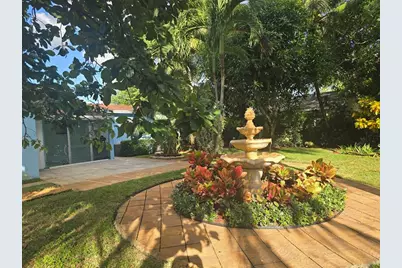 946  Alamanda Rd, West Palm Beach, FL 33405 - Photo 14