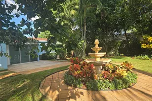 946 Alamanda Rd, West Palm Beach, FL 33405 - Photo 14