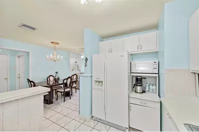 946  Alamanda Rd, West Palm Beach, FL 33405 - Photo 8