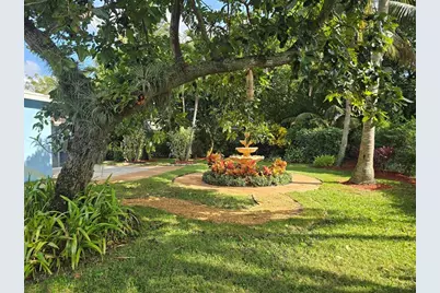 946  Alamanda Rd, West Palm Beach, FL 33405 - Photo 16