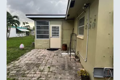 4938 NW 54th Ct, Tamarac, FL 33319 - Photo 6