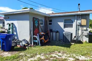 2330 NE 1st Ave, Pompano Beach, FL 33060 - Photo 18