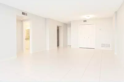 4330  Hillcrest Dr, Unit #506, Hollywood, FL 33021 - Photo 10