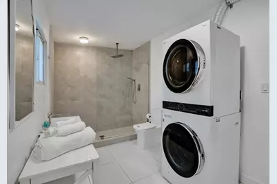 1050 NE 150th St, Miami, FL 33161 - Photo 46