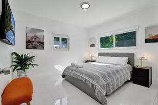 1050 NE 150th St, Miami, FL 33161 - Photo 20