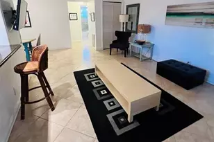 2404 NE 33 Ave Unit, Fort Lauderdale, FL 33305 - Photo 4