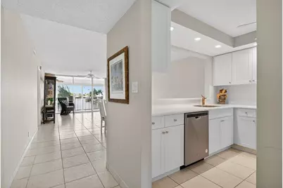 985 SE 19 Ave, Unit #204, Deerfield Beach, FL 33441 - Photo 6