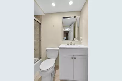 985 SE 19 Ave, Unit #204, Deerfield Beach, FL 33441 - Photo 16