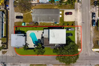 2447  Roosevelt St, Hollywood, FL 33020 - Photo 20