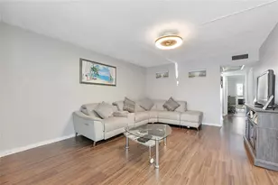 1052 Harwood Unit, Deerfield Beach, FL 33442 - Photo 4