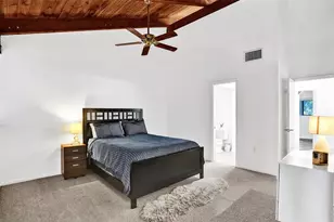 81 NE 17th Ct, Fort Lauderdale, FL 33305 - Photo 36