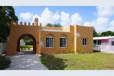 1011 Sharar Avenue, Opa Locka, FL 33054 - Photo 1