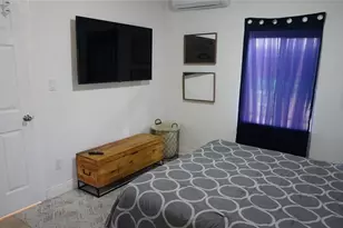 1011 Sharar Ave, Opa-Locka, FL 33054 - Photo 10