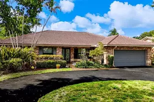 11020 NW 8th Ct, Coral Springs, FL 33071 - Photo 4