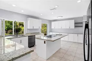 11020 NW 8th Ct, Coral Springs, FL 33071 - Photo 8