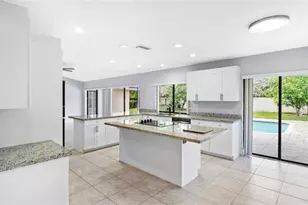 11020 NW 8th Ct, Coral Springs, FL 33071 - Photo 10