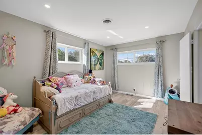 1570 NE 30th Pl, Oakland Park, FL 33334 - Photo 36