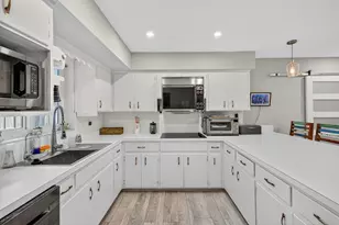 1570 NE 30th Pl, Oakland Park, FL 33334 - Photo 18