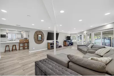 1570 NE 30th Pl, Oakland Park, FL 33334 - Photo 14