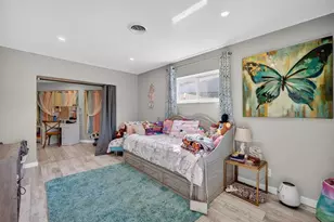 1570 NE 30th Pl, Oakland Park, FL 33334 - Photo 34