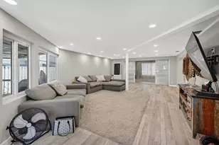 1570 NE 30th Pl, Oakland Park, FL 33334 - Photo 24