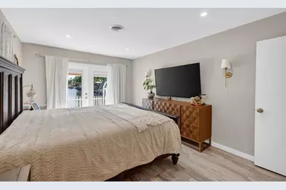 1570 NE 30th Pl, Oakland Park, FL 33334 - Photo 28