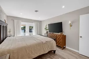 1570 NE 30th Pl, Oakland Park, FL 33334 - Photo 28