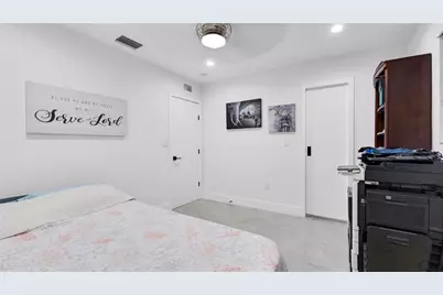 6290 W 16th, Hialeah, FL 33012 - Photo 30